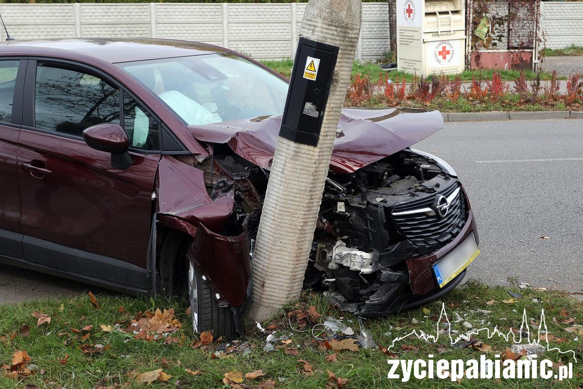Wypadek na Orlej. Kierująca zasłabła?