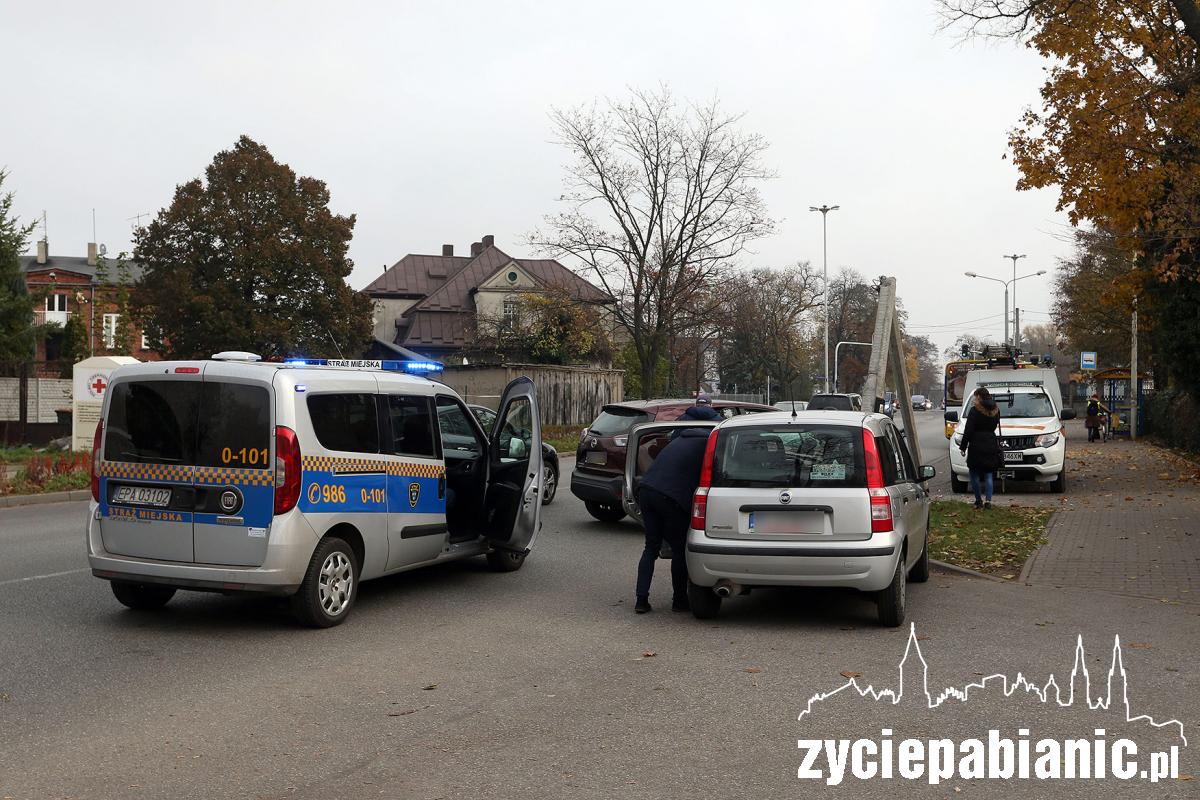Wypadek na Orlej. Kierująca zasłabła?