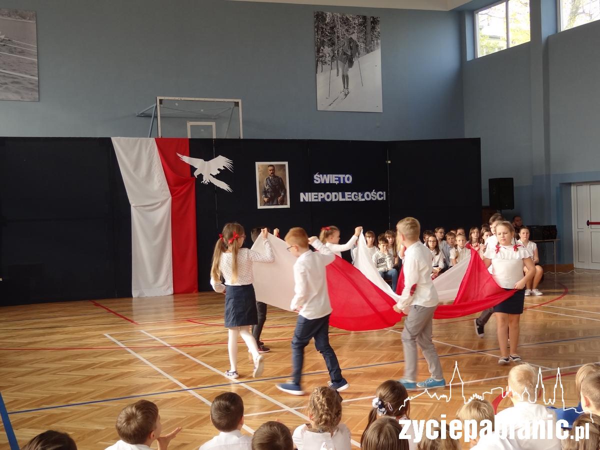 Uczniowie SP 2 tańczyli do „Rydwanów ognia”