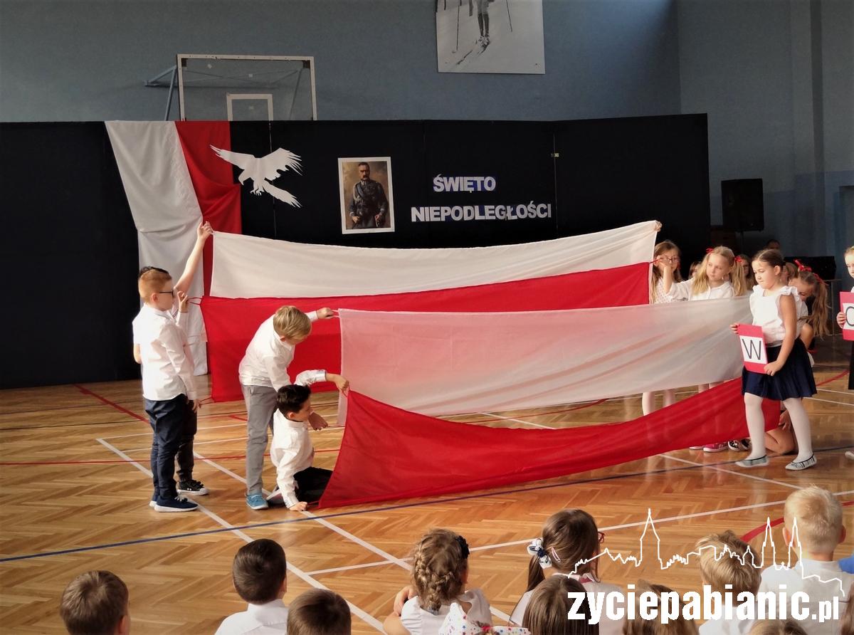 Uczniowie SP 2 tańczyli do „Rydwanów ognia”