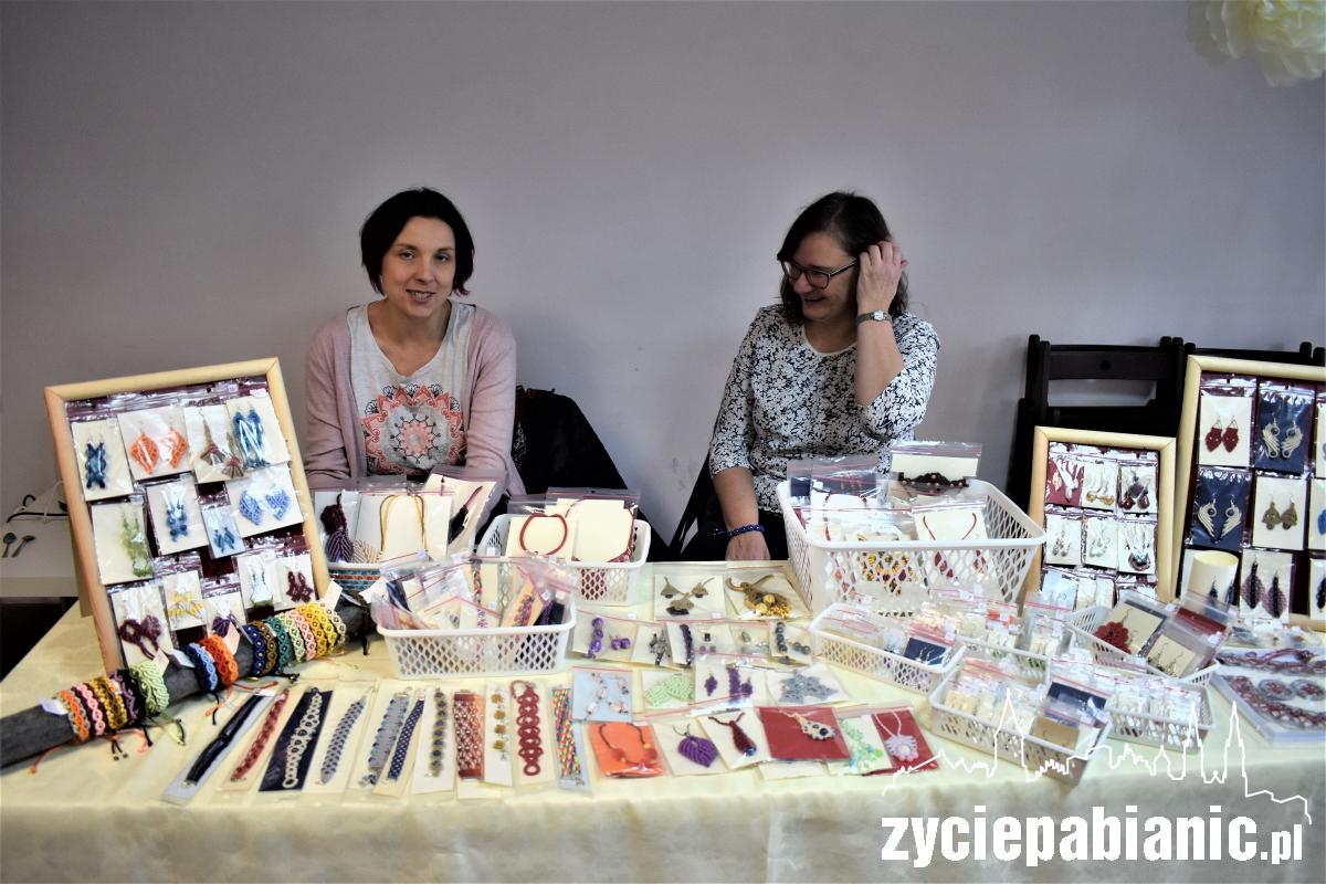 Na kiermaszu rękodzieła są niepowtarzalne rzeczy