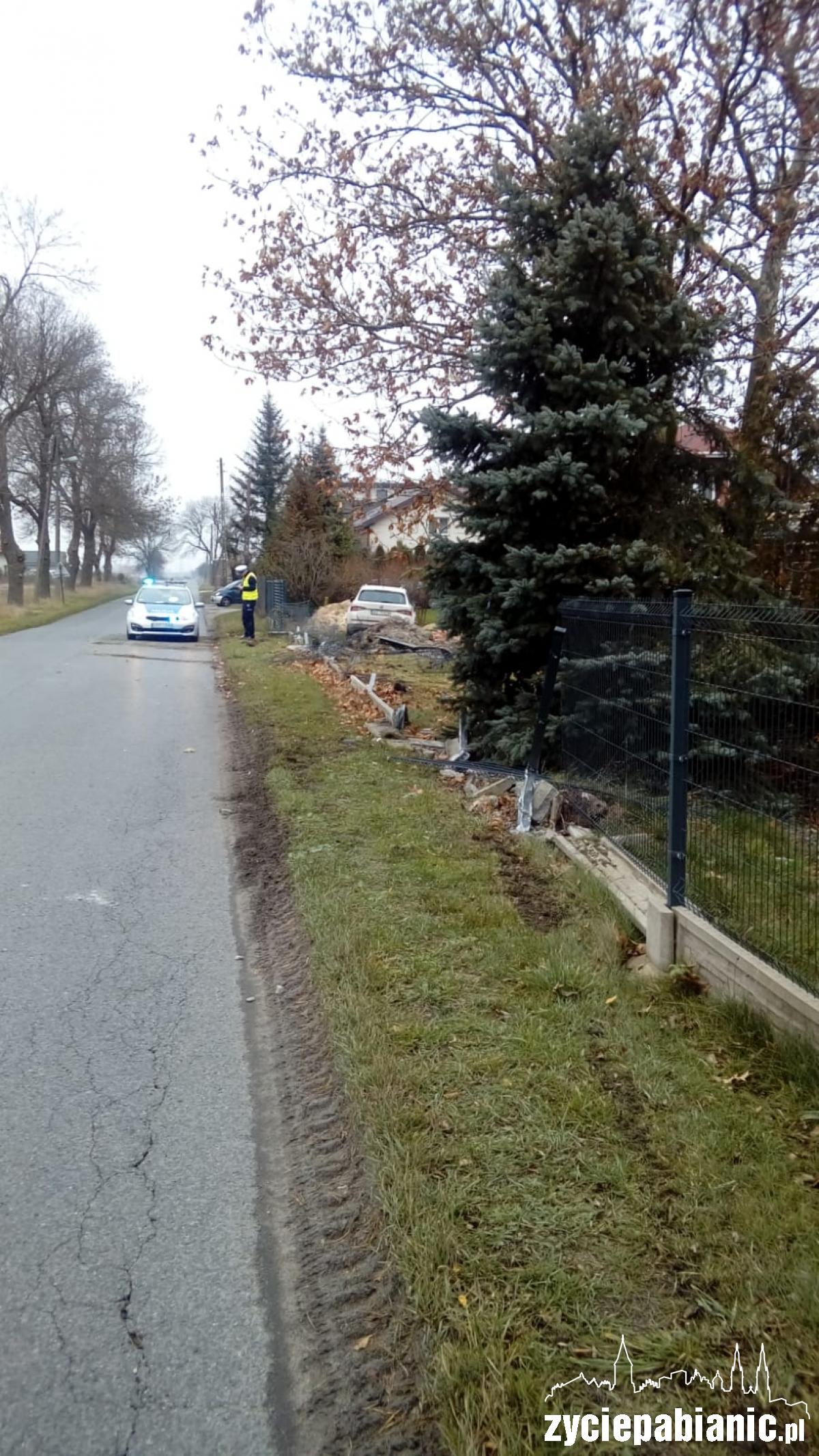 Rozbił skodą płot i zwiał