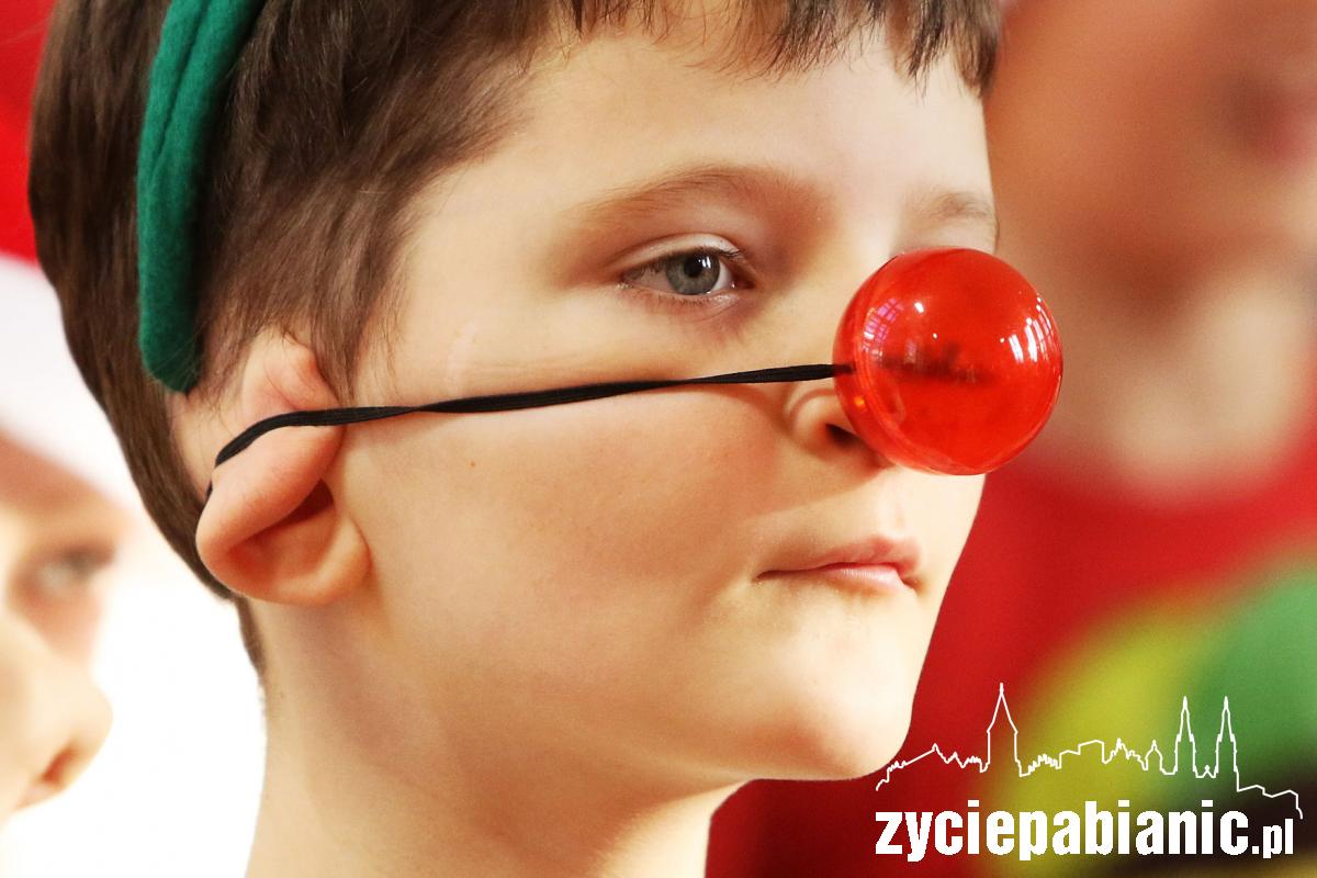 Ponad setka mikołajów tańczyła zumbę