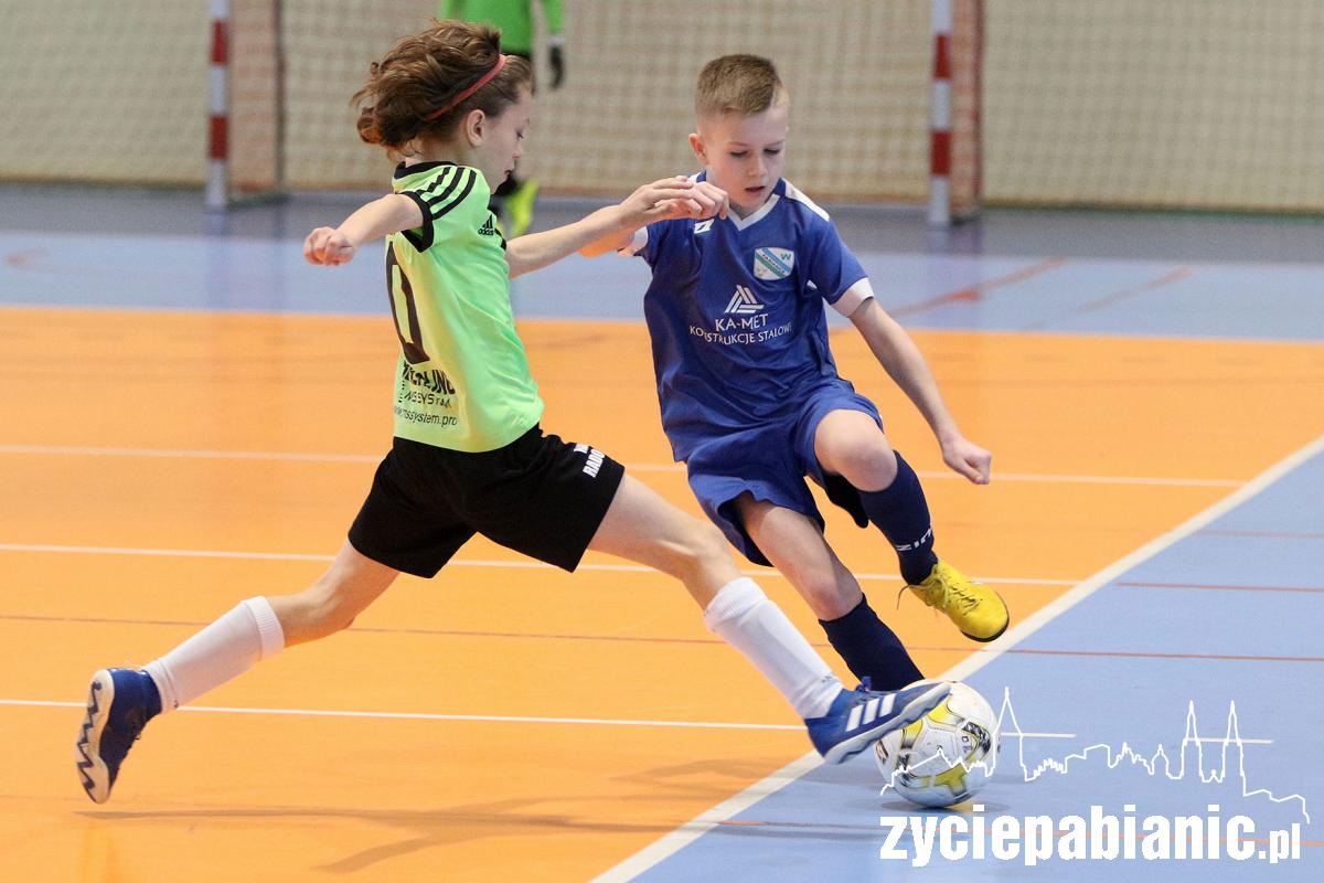 Turniej piłki nożnej rocznika 2008 w Dłutowie