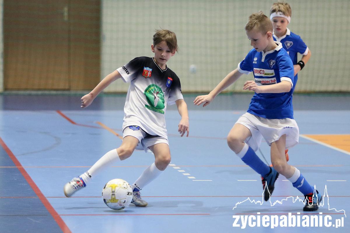 Turniej piłki nożnej rocznika 2008 w Dłutowie