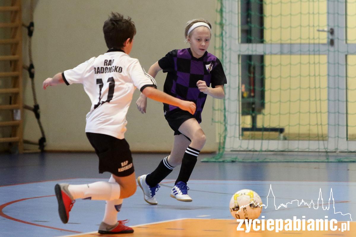 Turniej piłki nożnej rocznika 2008 w Dłutowie