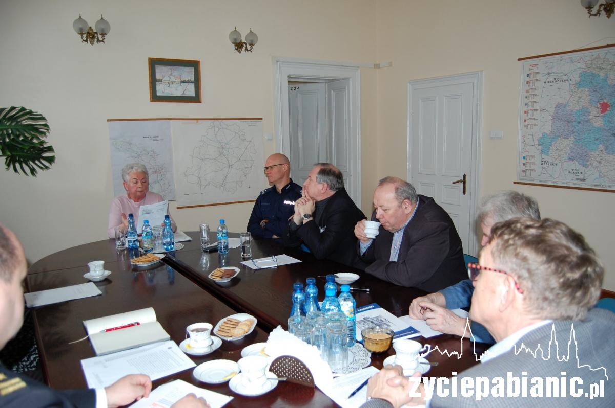 Pełna mobilizacja przeciwko koronawirusowi