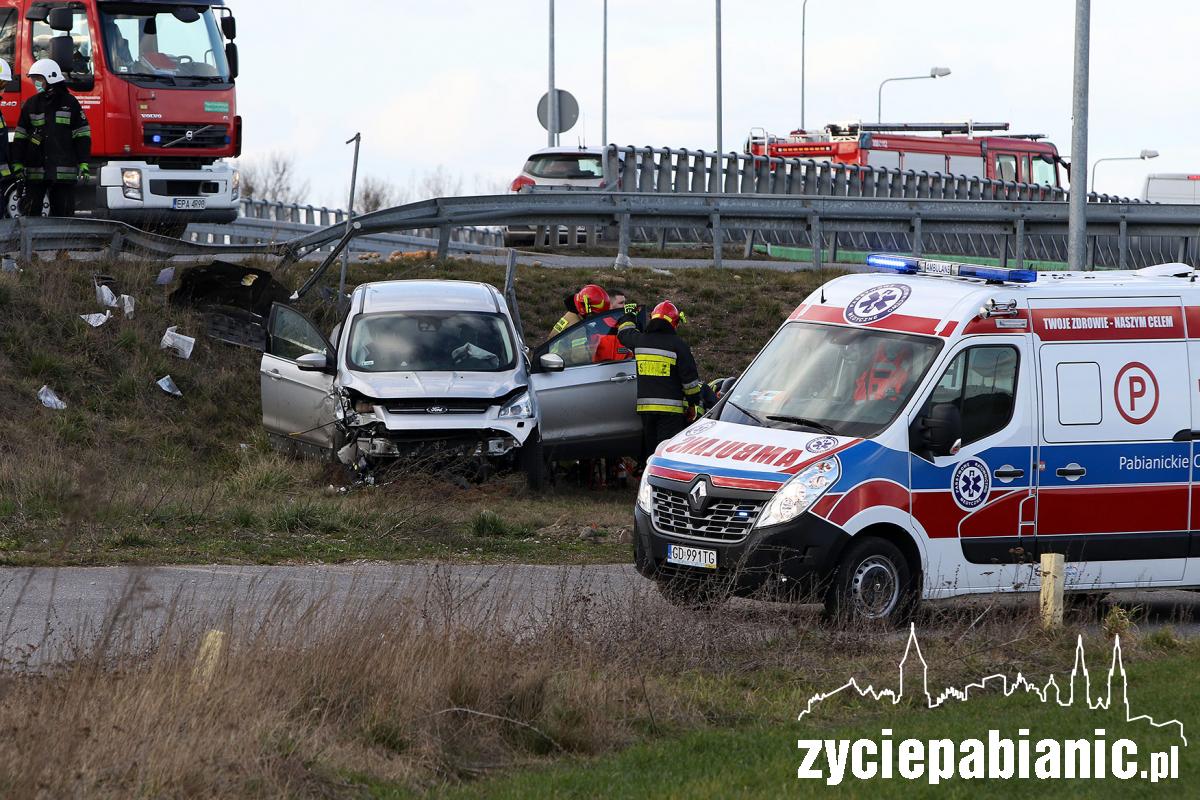 Groźny wypadek na wiadukcie