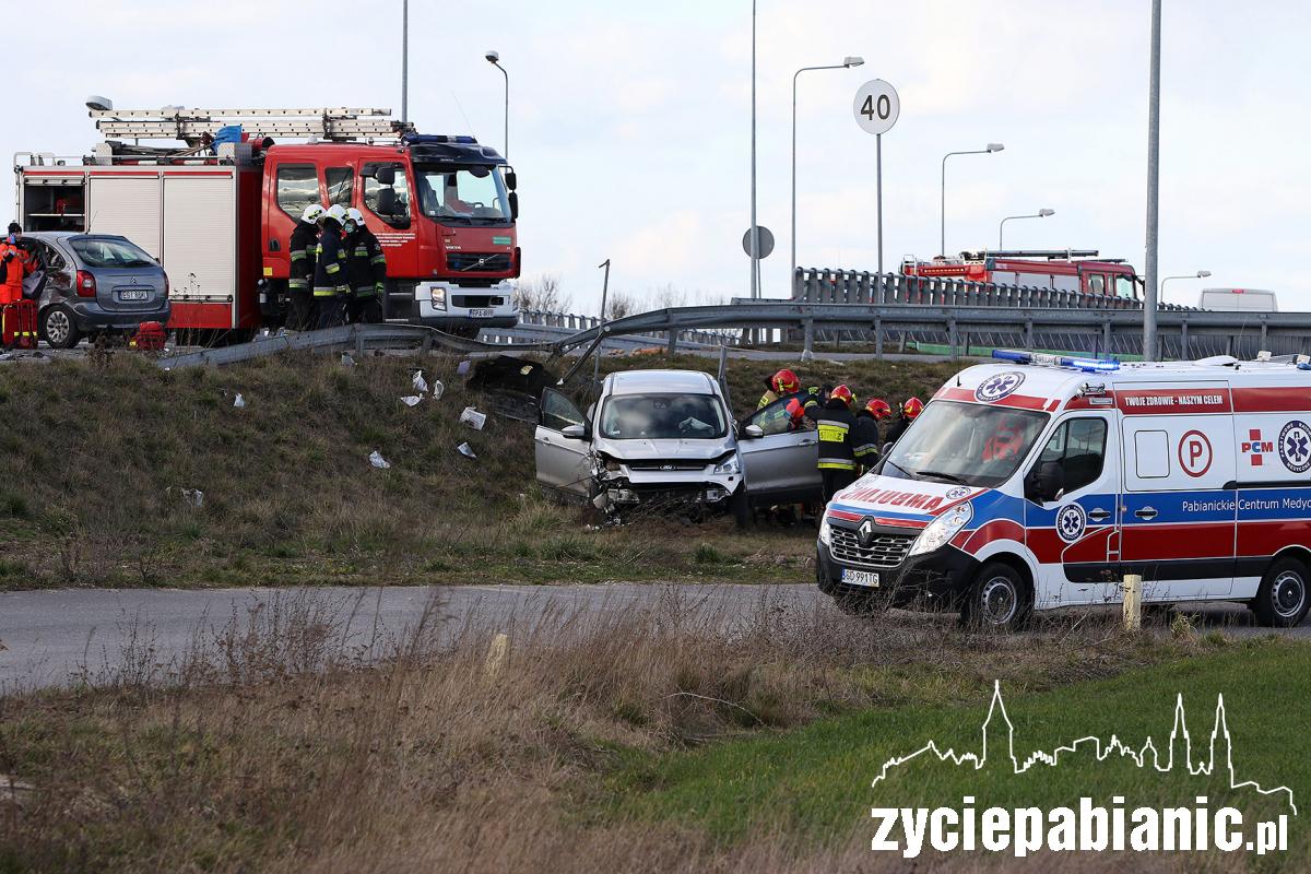 Groźny wypadek na wiadukcie