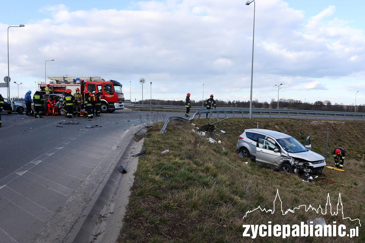 Groźny wypadek na wiadukcie