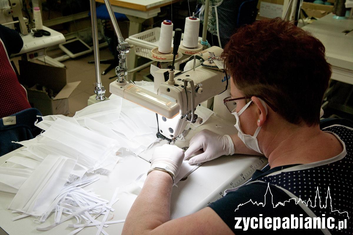 Pabianiczanie szyją maseczki