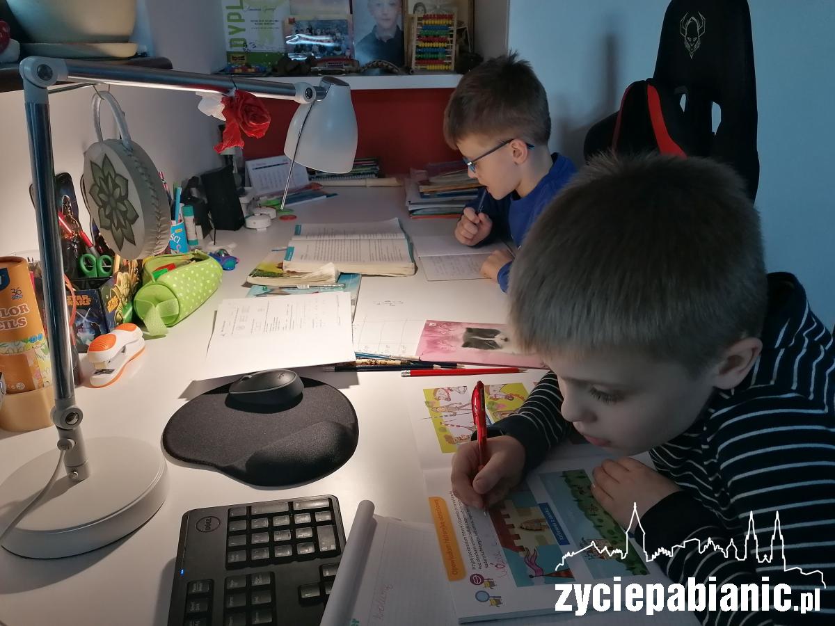 Nie mają „koronaferii” ani uczniowie, ani rodzice
