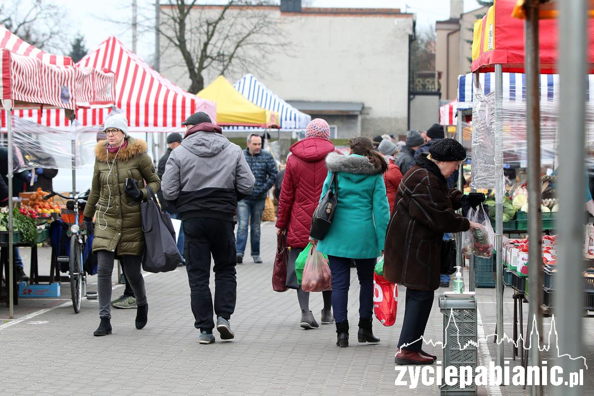 Zakupy na rynku w czasie epidemii