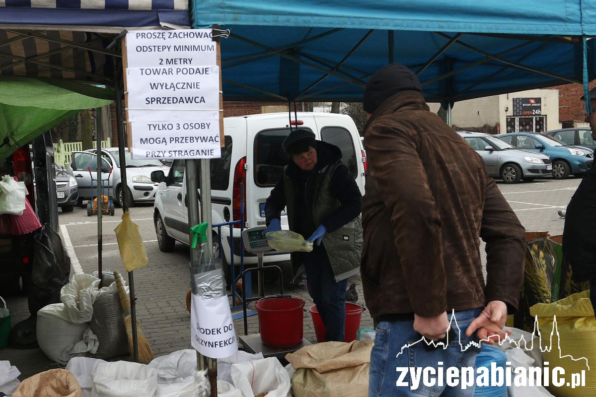 Zakupy na rynku w czasie epidemii