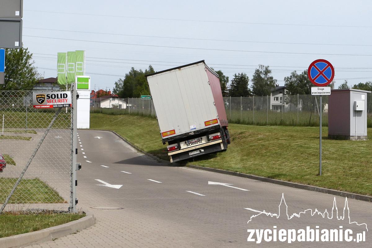 Kierowca ciężarówki miał zawał w czasie pracy