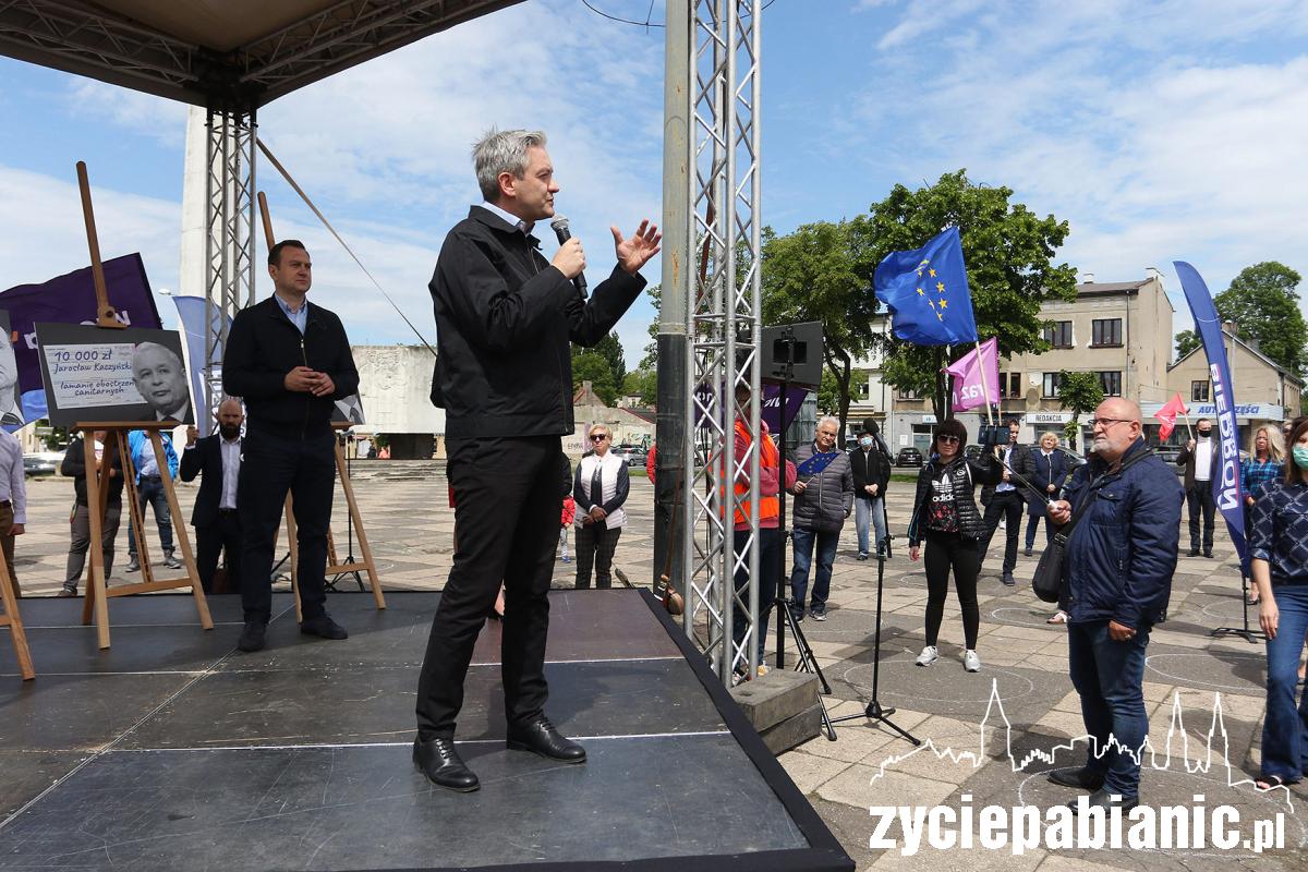 Robert Biedroń odwiedził Pabianice