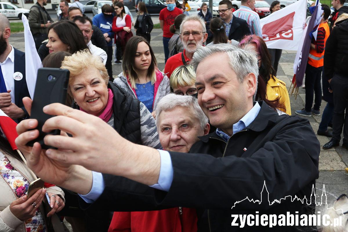 Robert Biedroń odwiedził Pabianice