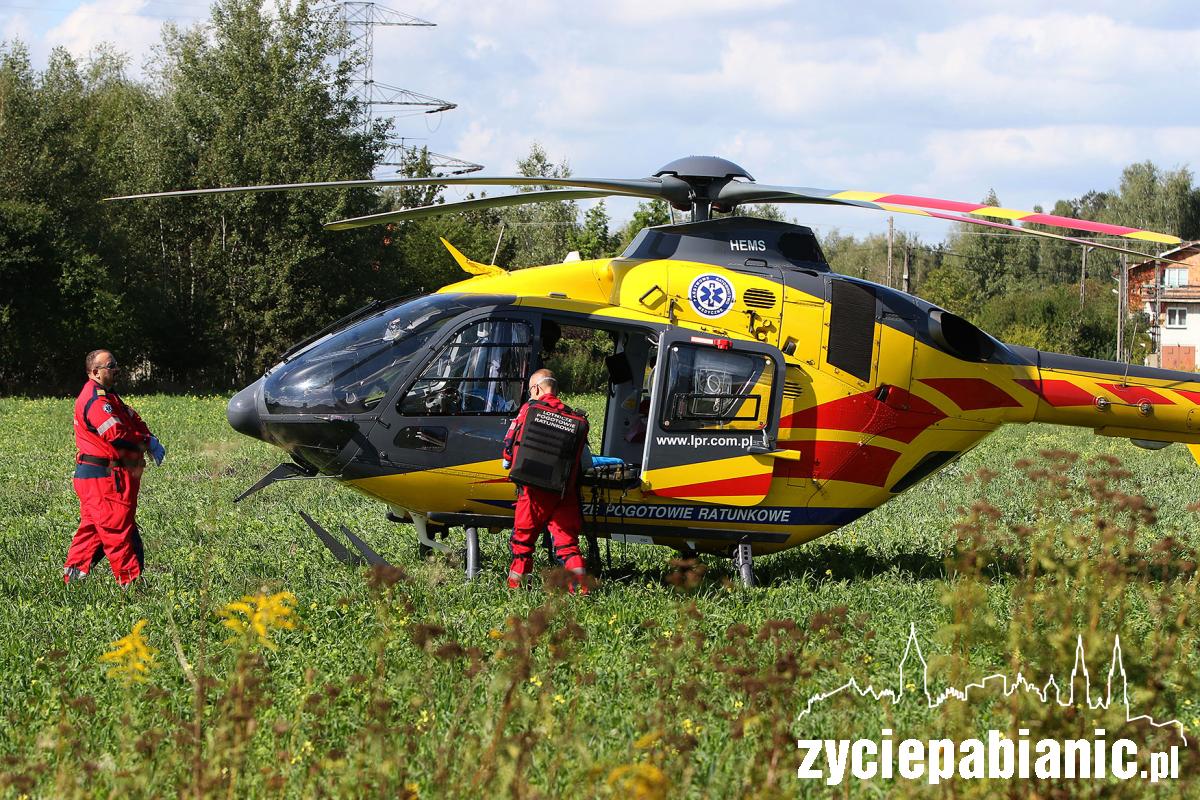 Helikopter zabrał poszkodowanego mężczyznę z Hermanowa