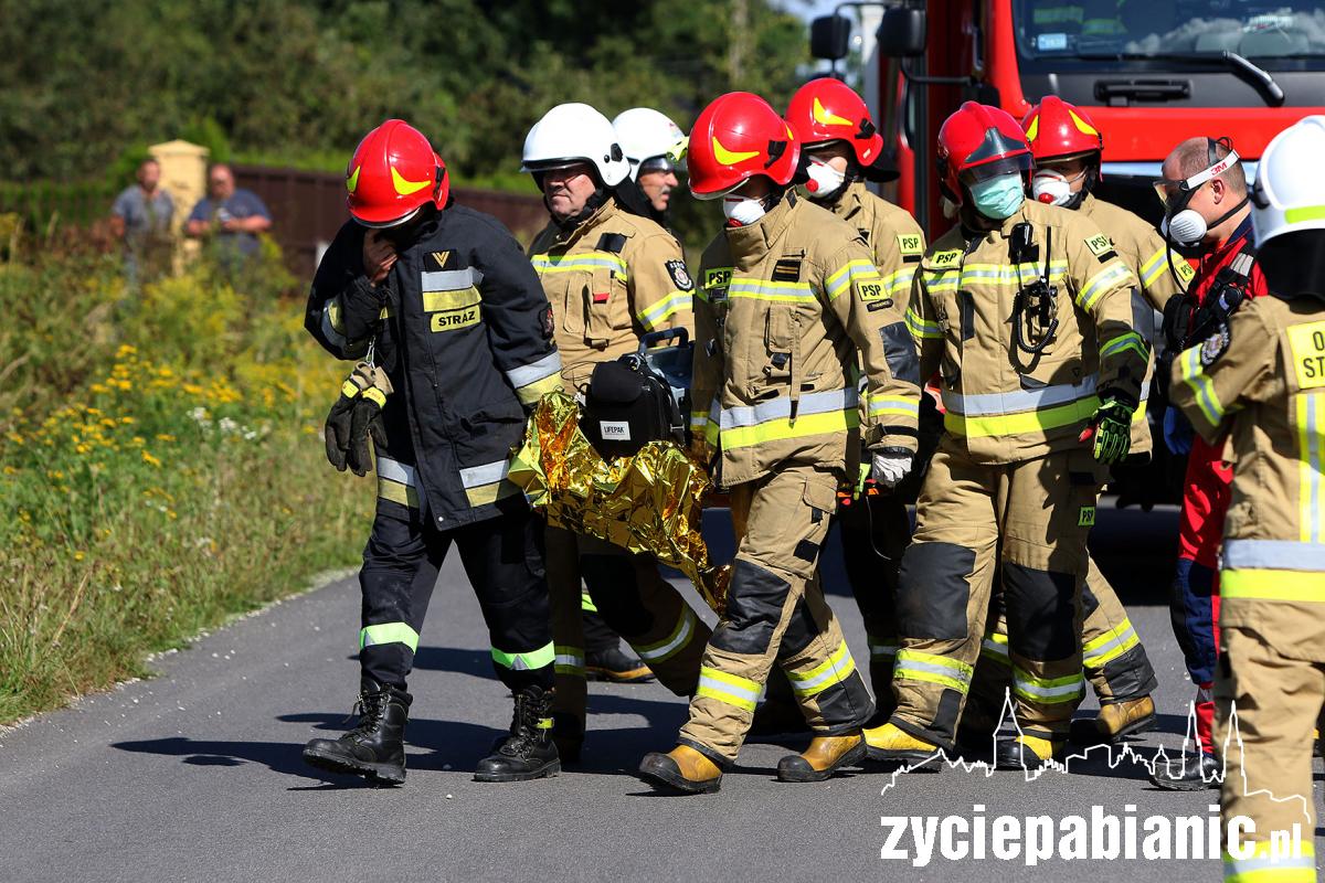 Helikopter zabrał poszkodowanego mężczyznę z Hermanowa
