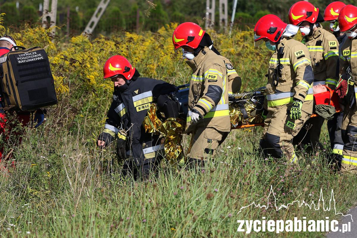 Helikopter zabrał poszkodowanego mężczyznę z Hermanowa