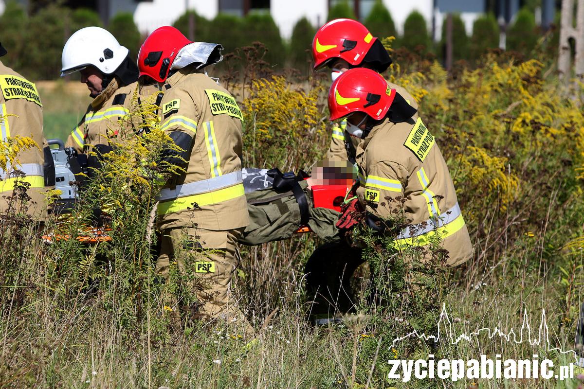 Helikopter zabrał poszkodowanego mężczyznę z Hermanowa