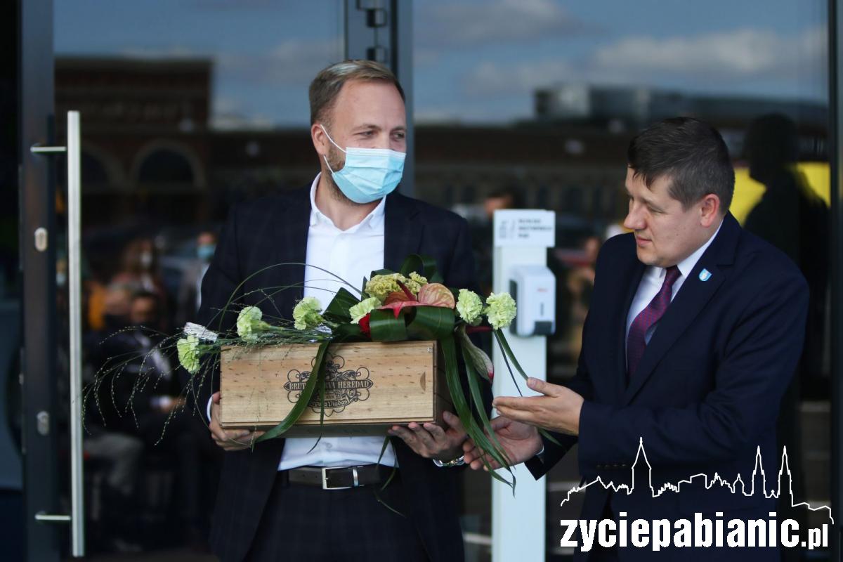 Nowy kompleks sklepów pod Pabianicami otwarty