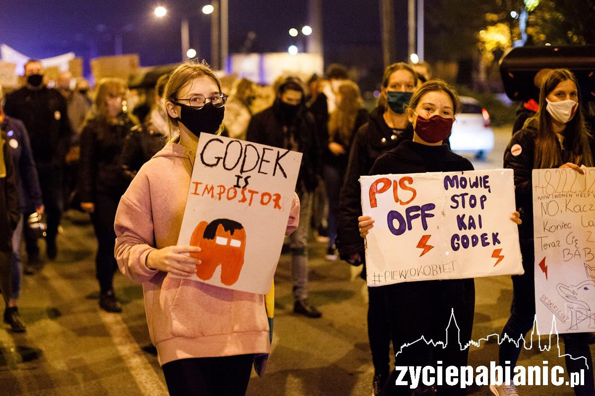 4 dzień protestów na ulicach Pabianic. Trwa strajk kobiet