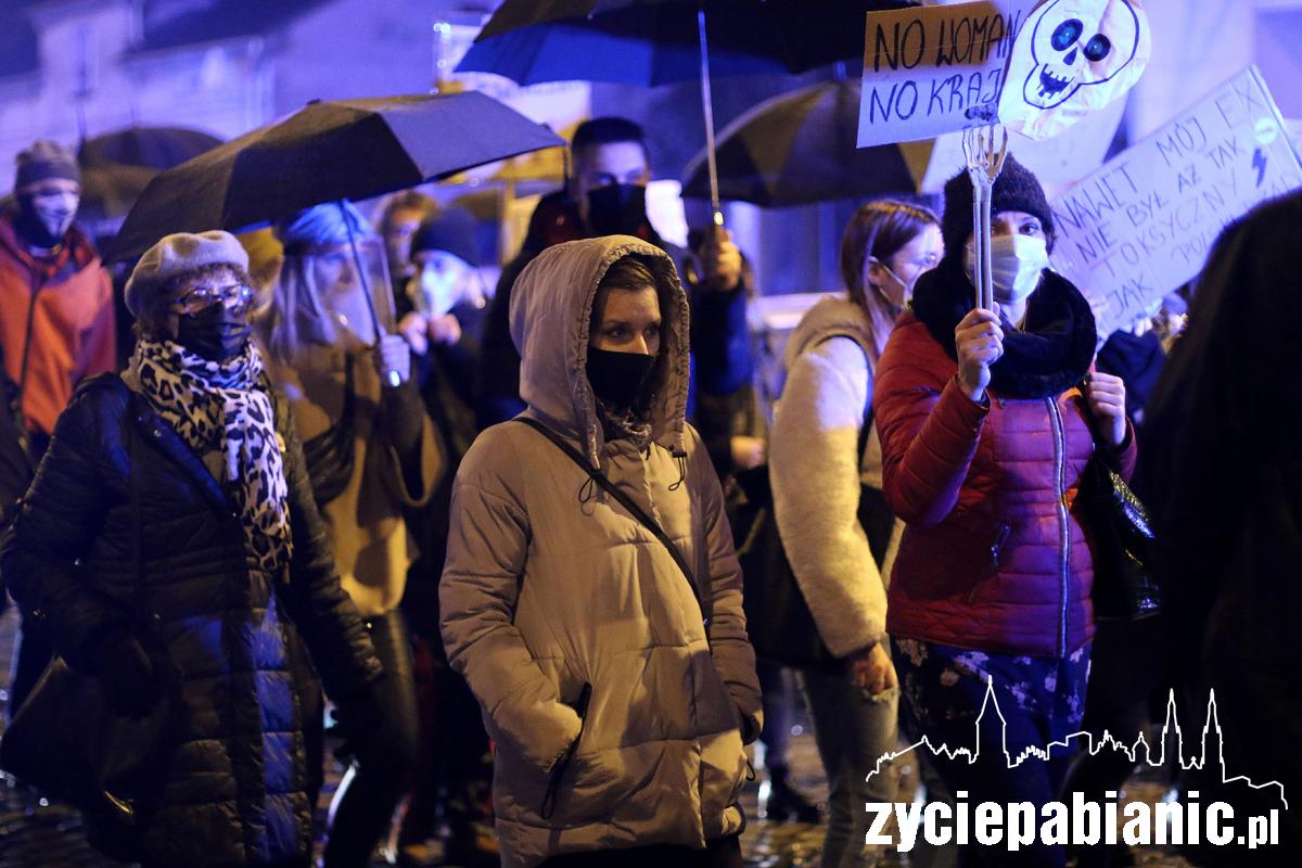 9 dzień Strajku Kobiet w Pabianicach