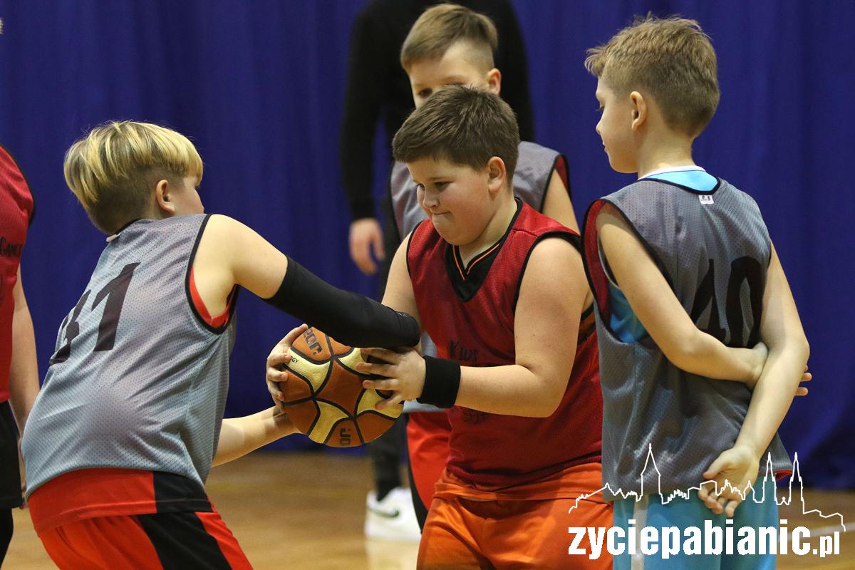 Turniej koszykówki dla dzieci