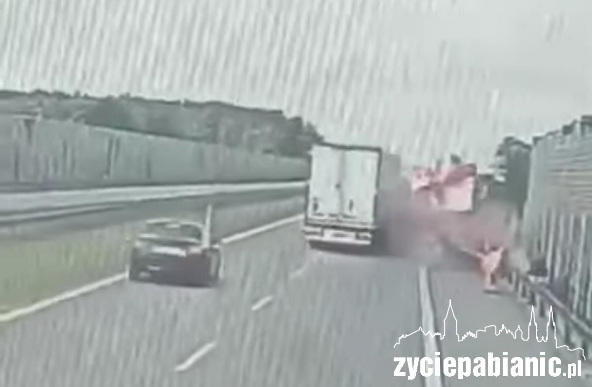 Kolizja na S8. Ciężarówka w rowie