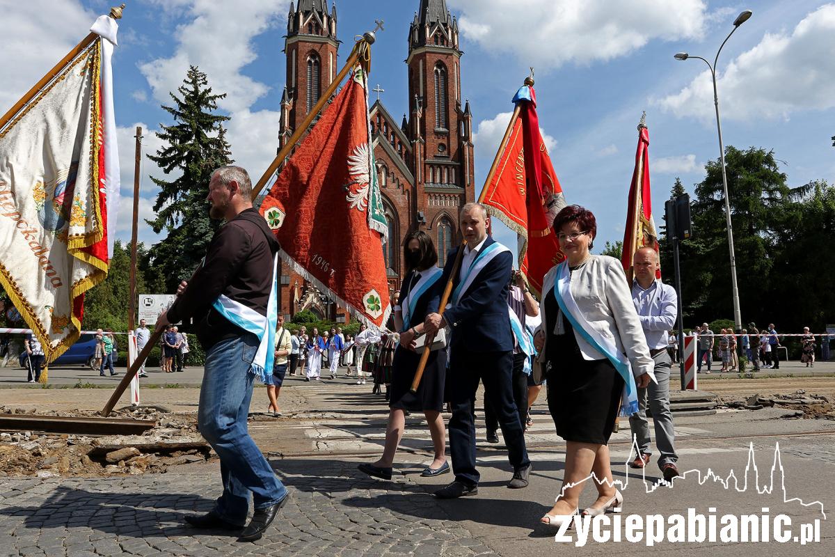 Procesja Bożego Ciała przeszła remontowaną ulica Zamkową
