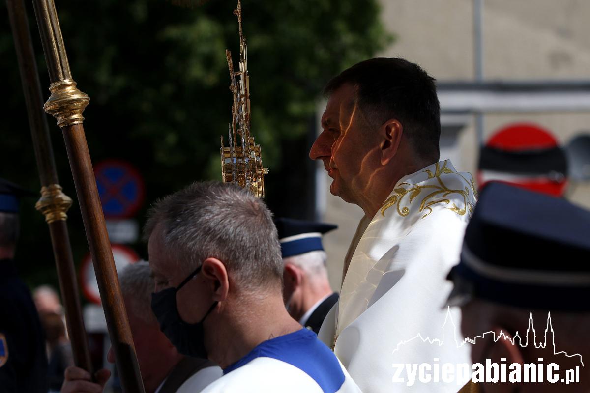 Procesja Bożego Ciała przeszła remontowaną ulica Zamkową