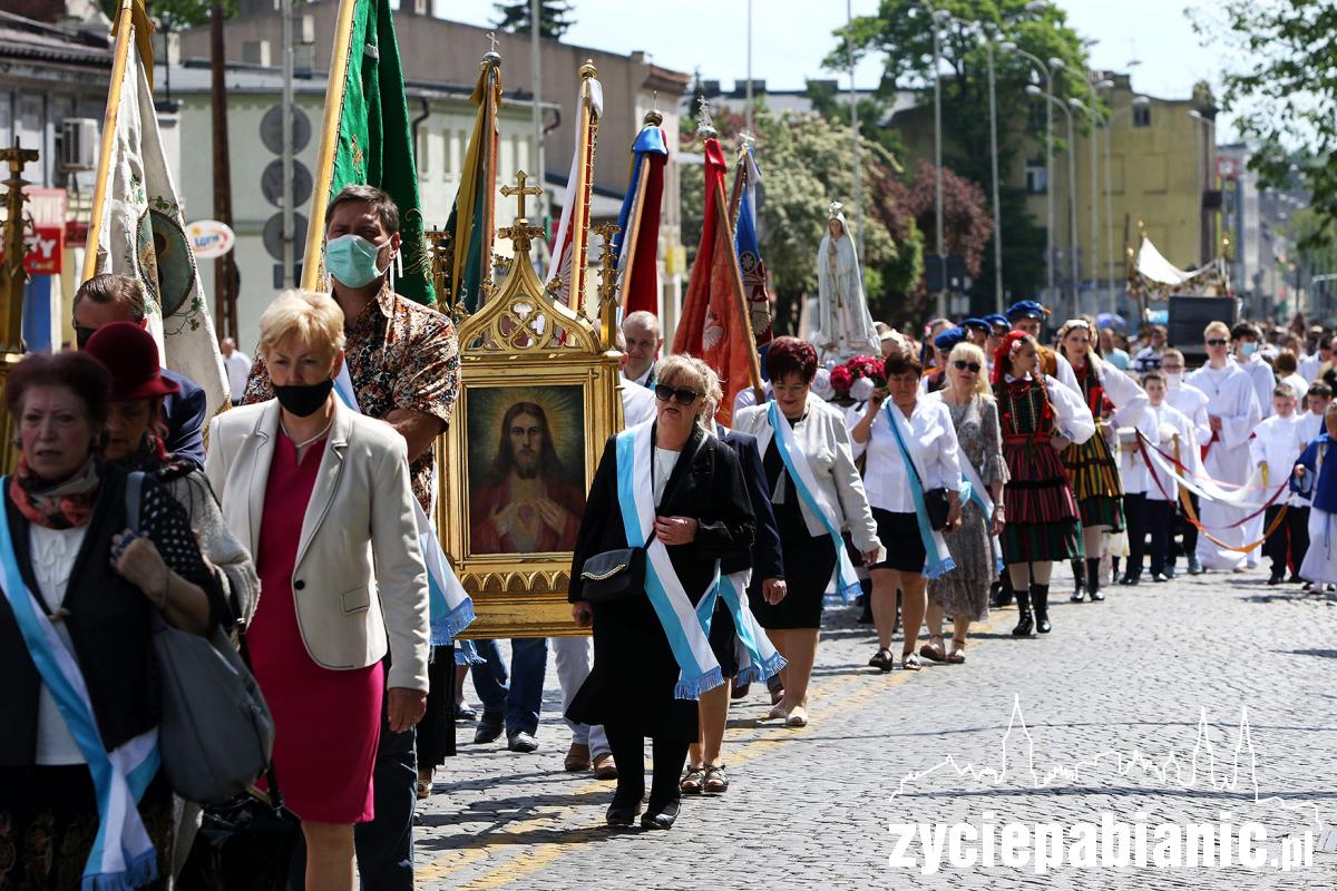 Procesja Bożego Ciała przeszła remontowaną ulica Zamkową