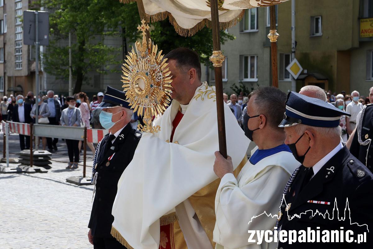 Procesja Bożego Ciała przeszła remontowaną ulica Zamkową