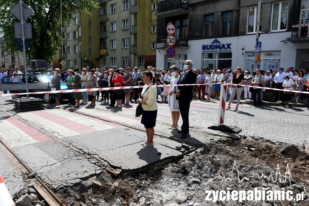 Procesja Bożego Ciała przeszła remontowaną ulica Zamkową