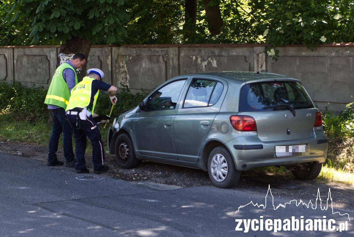 Wypadek w Dłutowie: Nie żyje 62-letnia kobieta