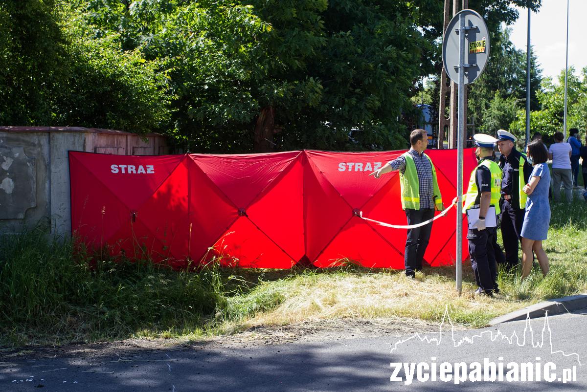 Wypadek w Dłutowie: Nie żyje 62-letnia kobieta