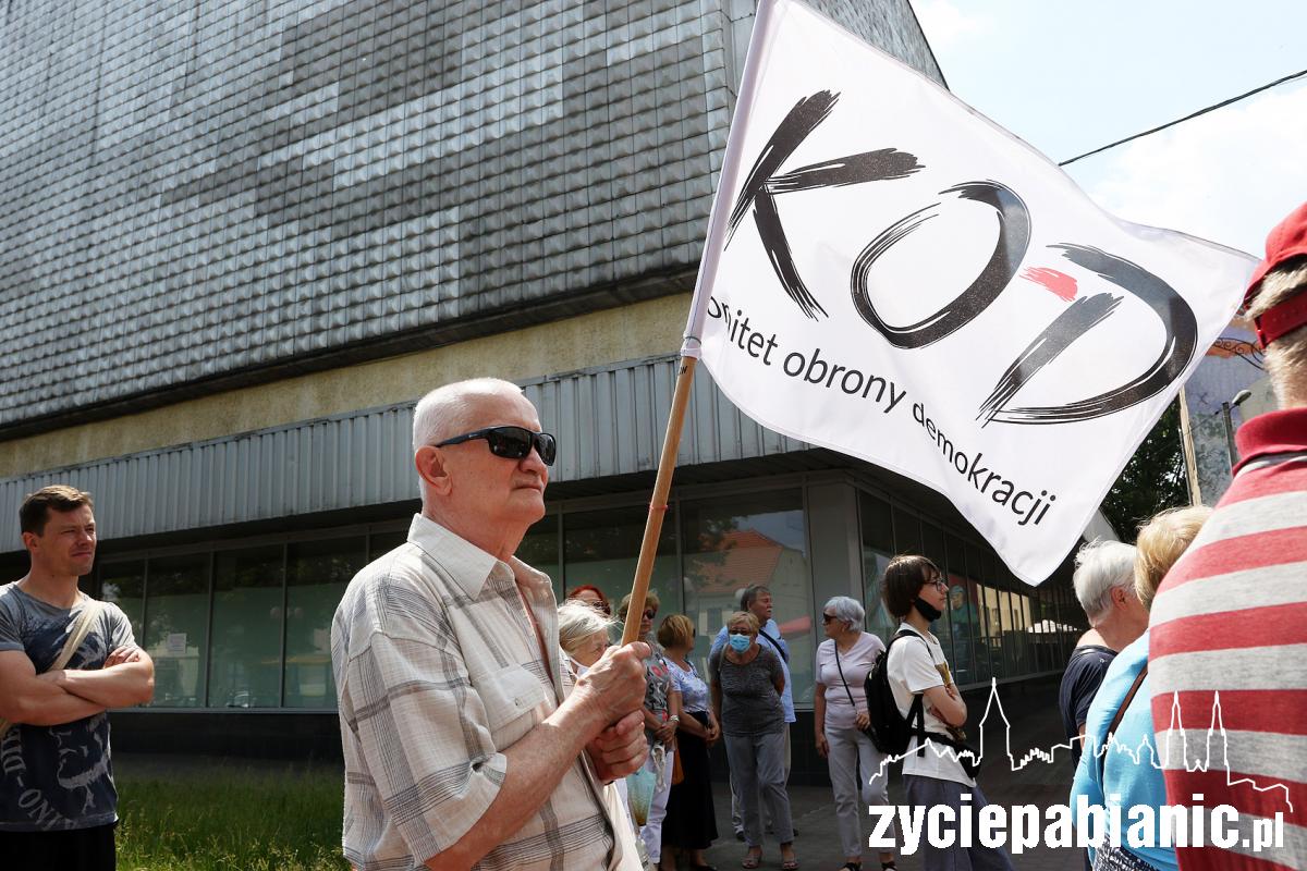 Sędzia Tuleya odwiedził Pabianice w ramach Tour de Konstytucja