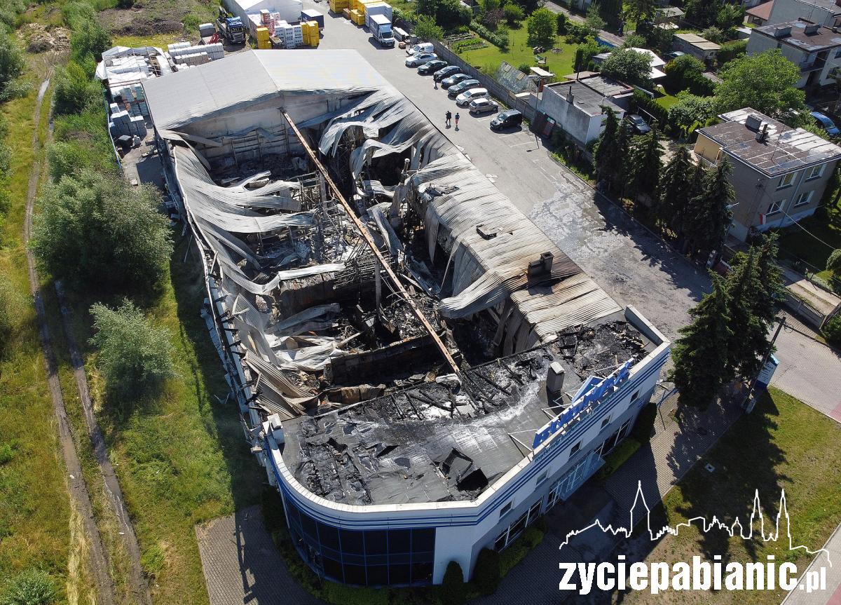 Pożar hurtowni budowlanej Budmax przy ul. Jutrzkowickiej