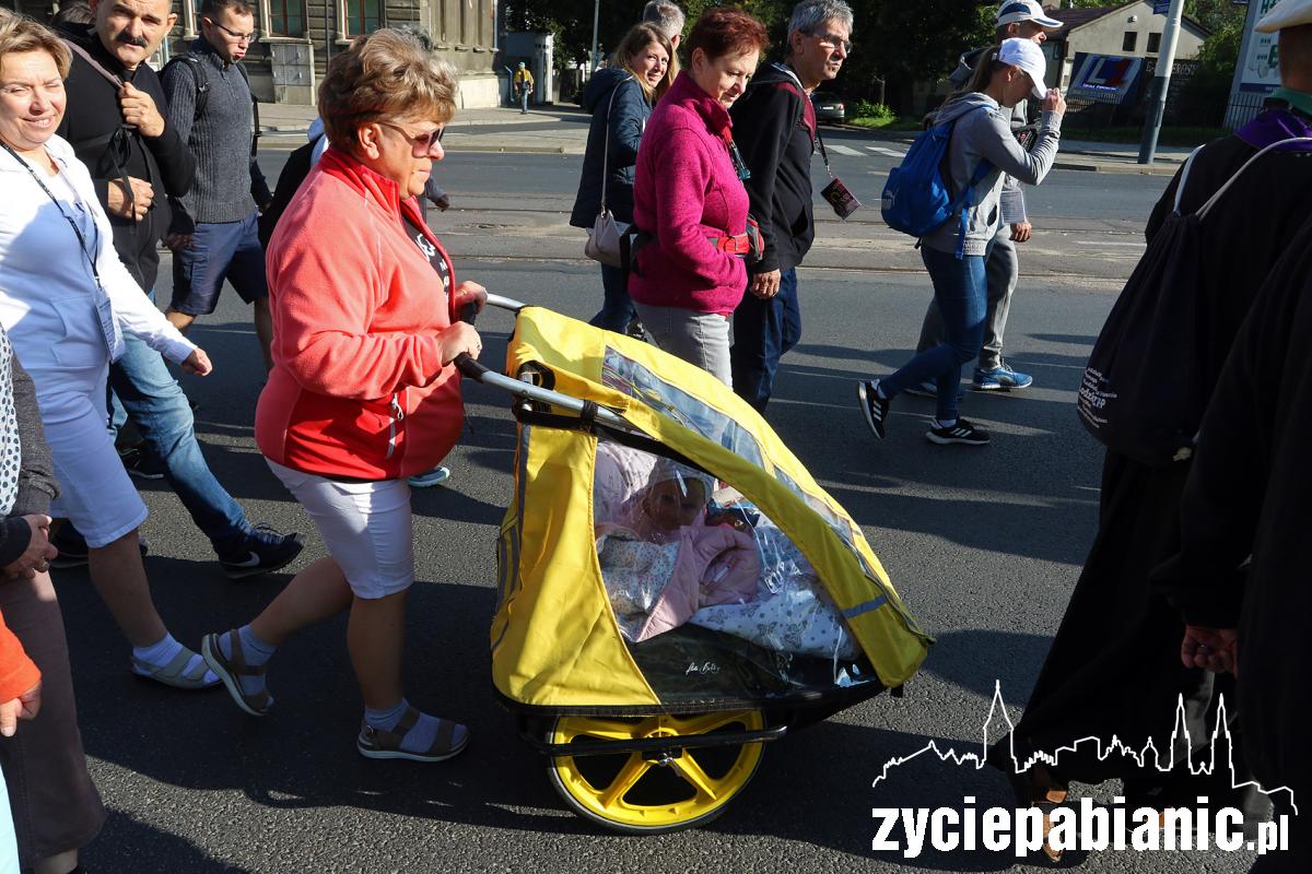 Pielgrzymka ruszyła do Częstochowy