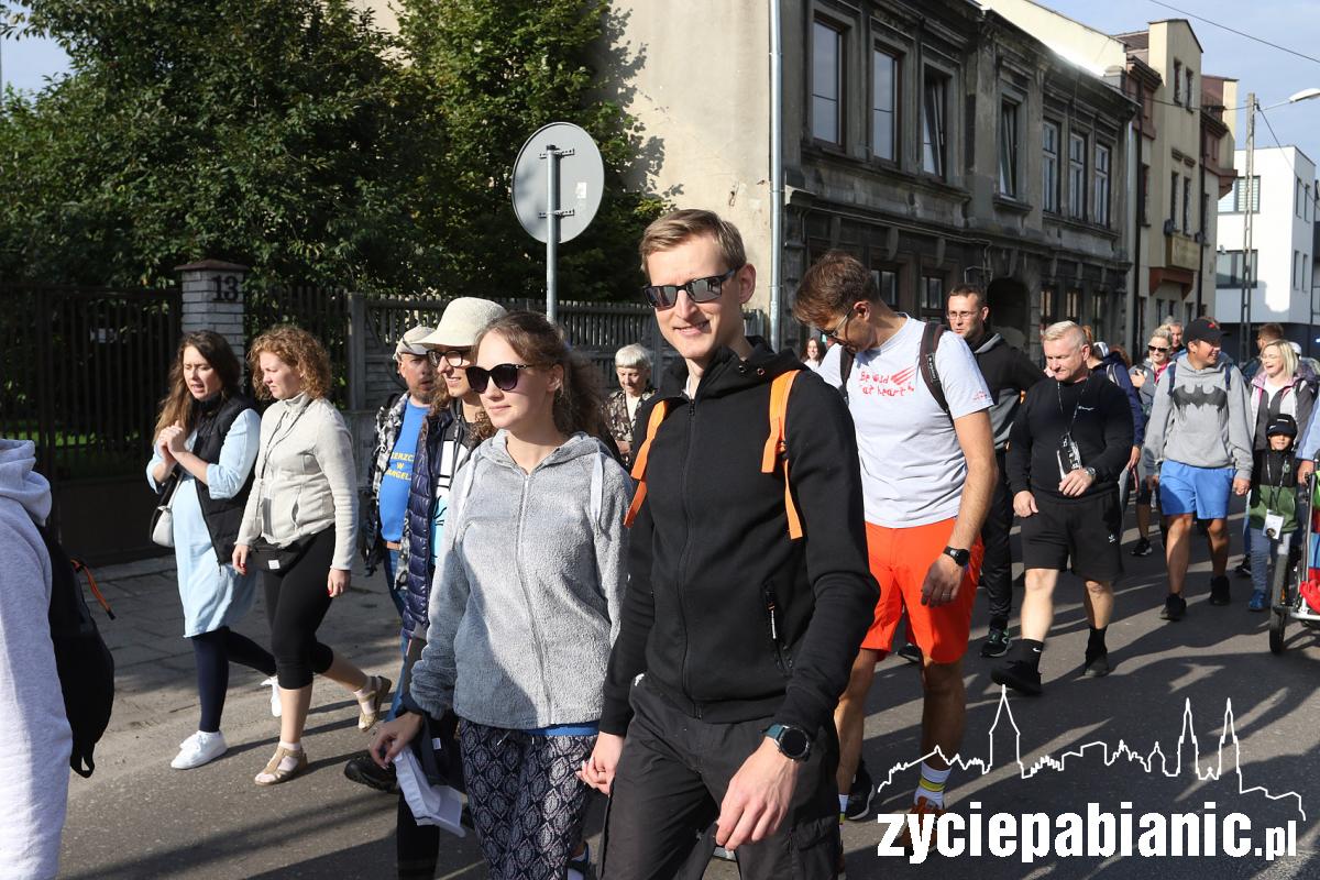 Pielgrzymka ruszyła do Częstochowy