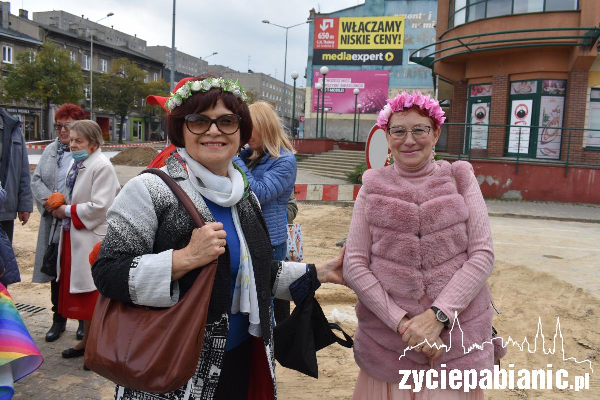 Senioriada. Barwna parada seniorów i festyn