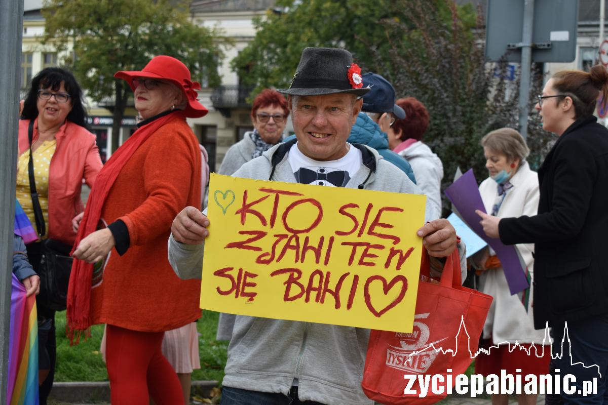Senioriada. Barwna parada seniorów i festyn
