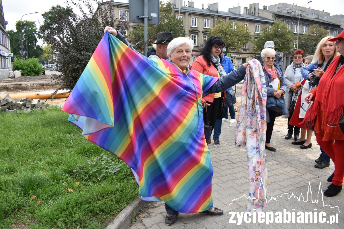 Senioriada. Barwna parada seniorów i festyn