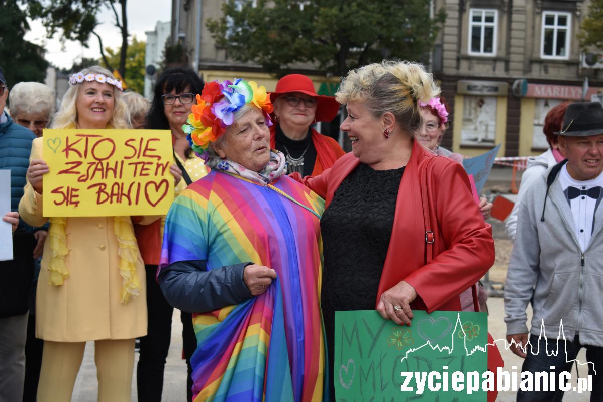 Senioriada. Barwna parada seniorów i festyn