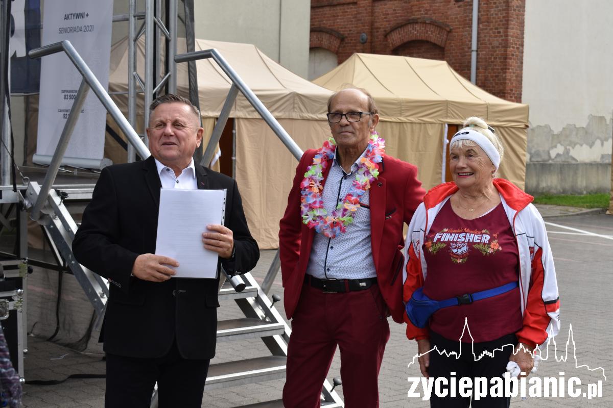 Senioriada. Barwna parada seniorów i festyn