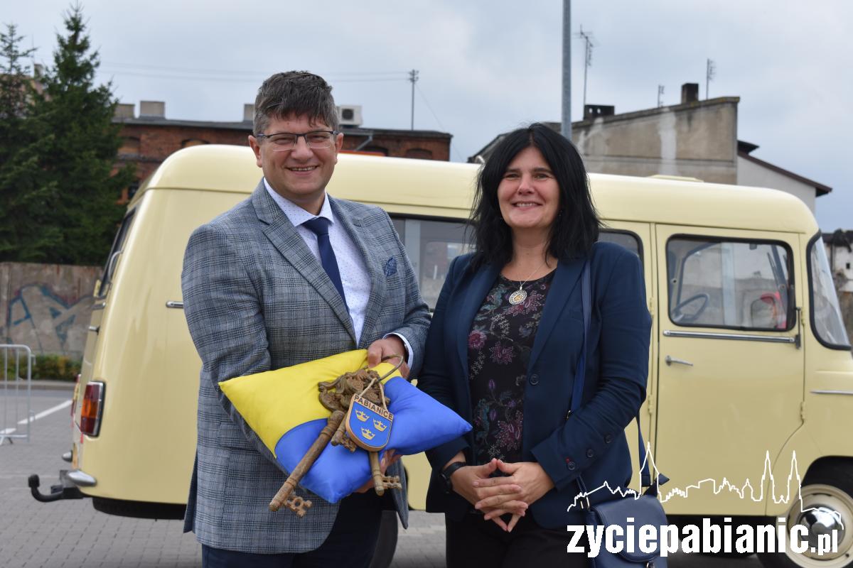 Senioriada. Barwna parada seniorów i festyn