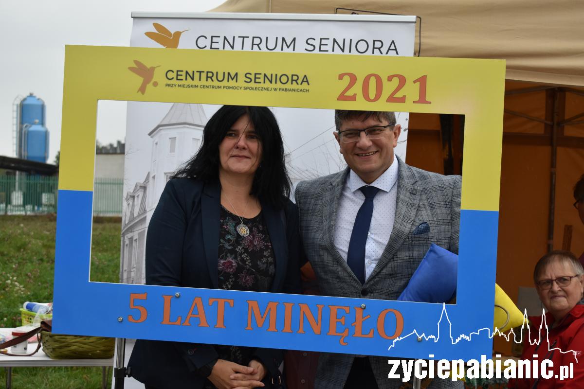 Senioriada. Barwna parada seniorów i festyn