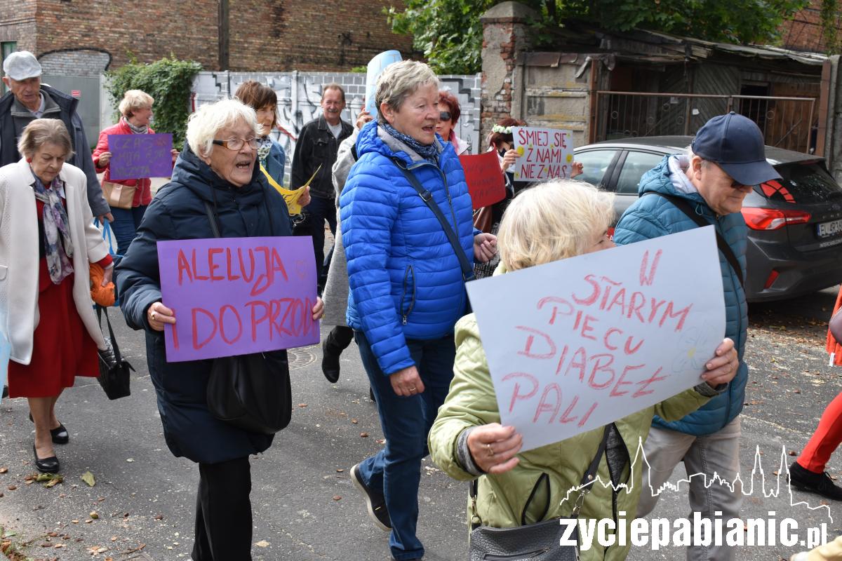 Senioriada. Barwna parada seniorów i festyn