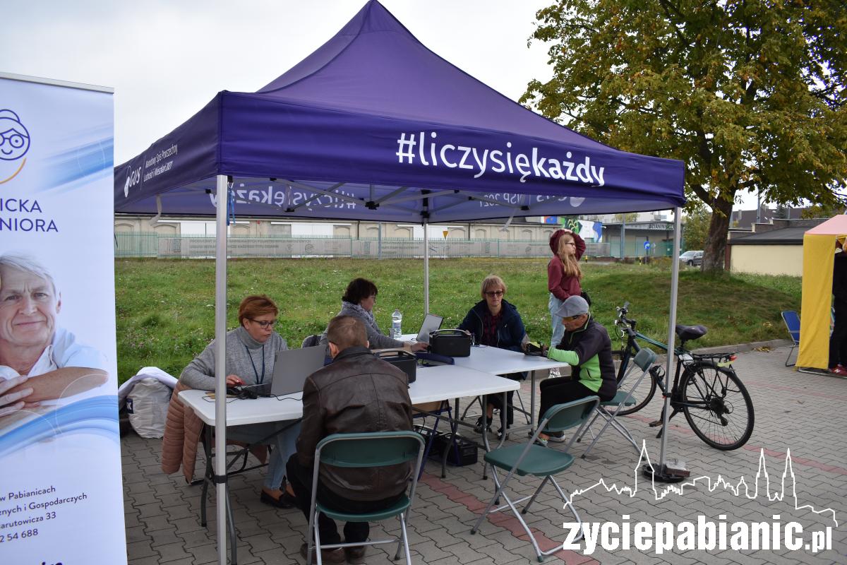 Senioriada. Barwna parada seniorów i festyn
